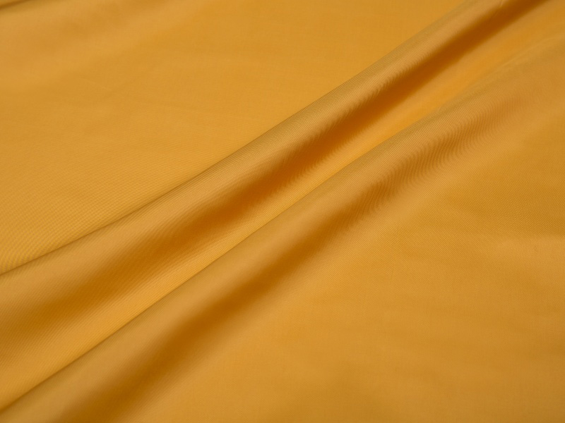 Fabraic líneáil plain poileistir